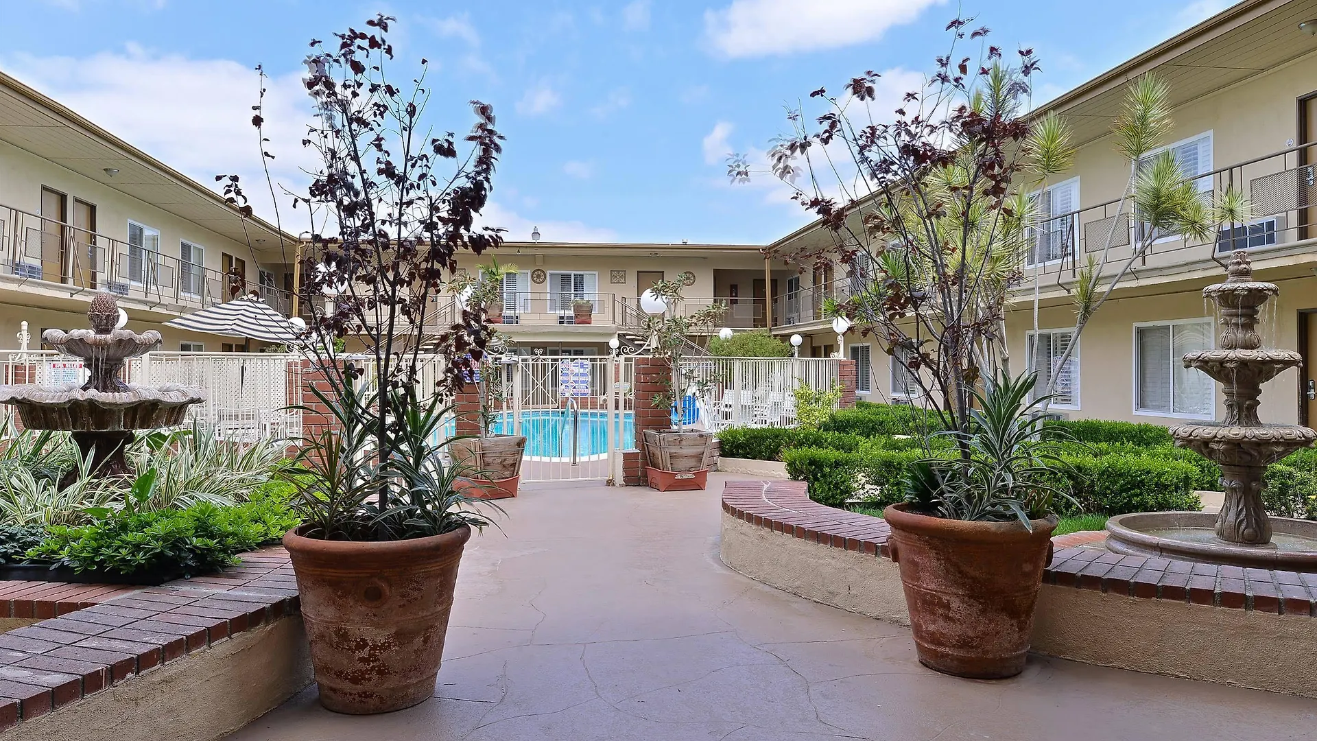 Americas Best Value Inn & Suites Anaheim Hotel