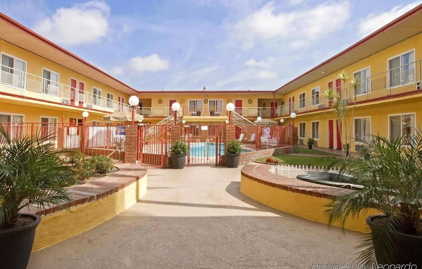 Americas Best Value Inn & Suites Anaheim 2*,